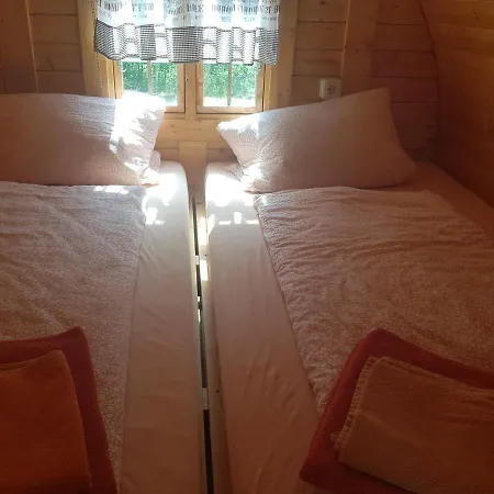 Barrel -schlafen Im Fass مكان تخييم *